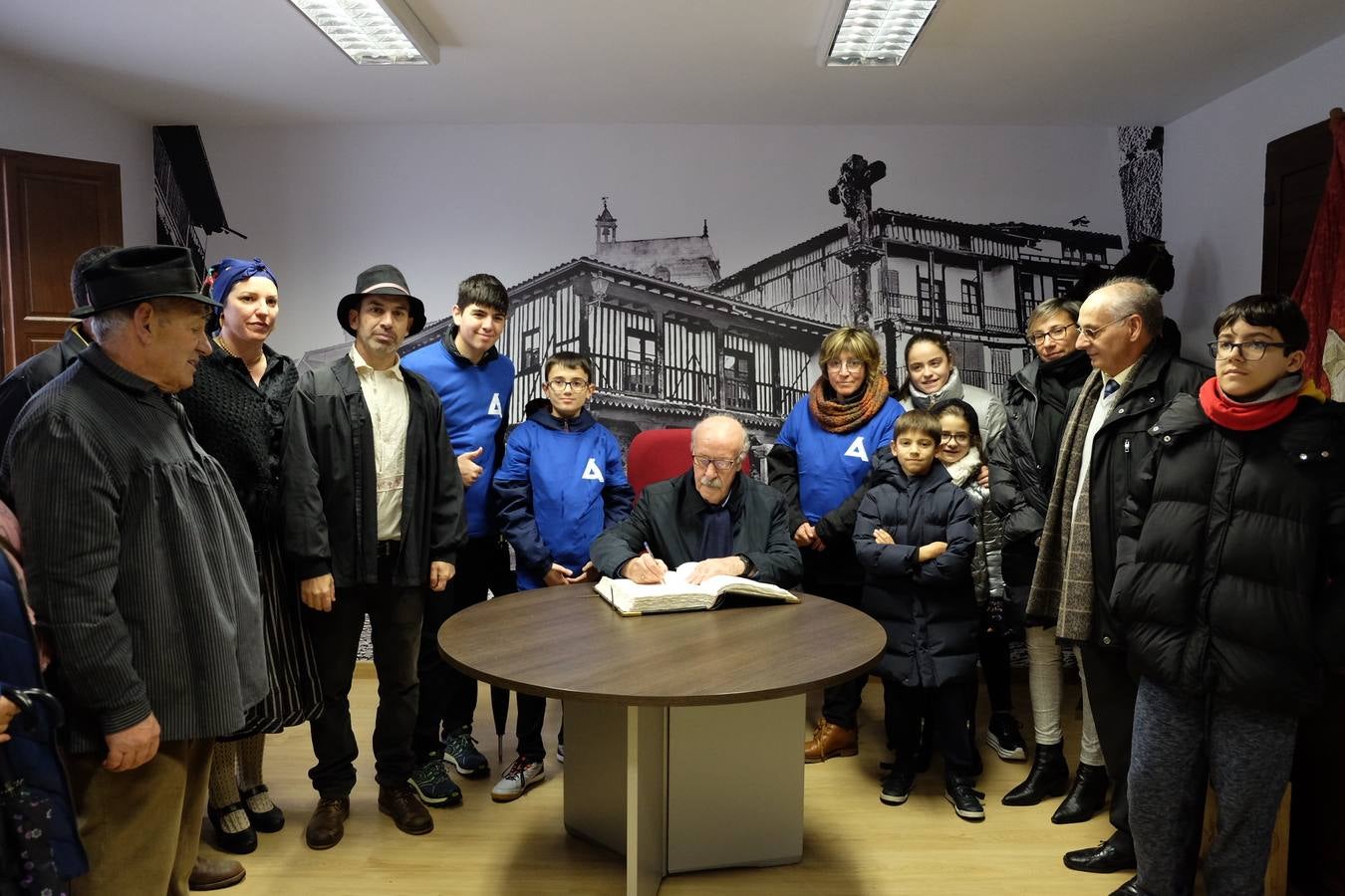 Un día grande para el municipio salmantino, que este año ha contado con la asistencia, como invitado especial, de Vicente del Bosque