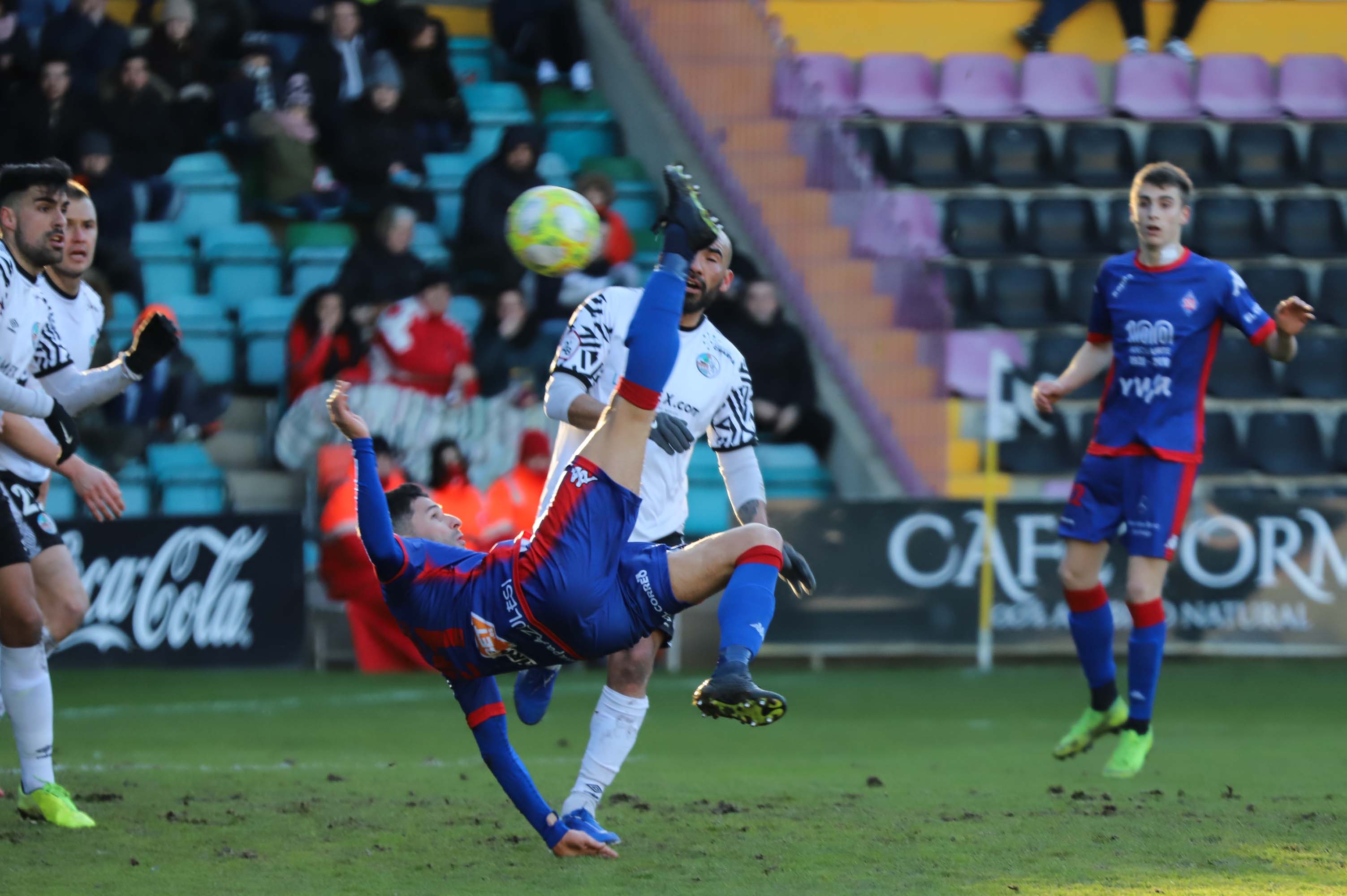 Fotos: El Salamanca CF UDS cae ante el Amorebieta (0-3)