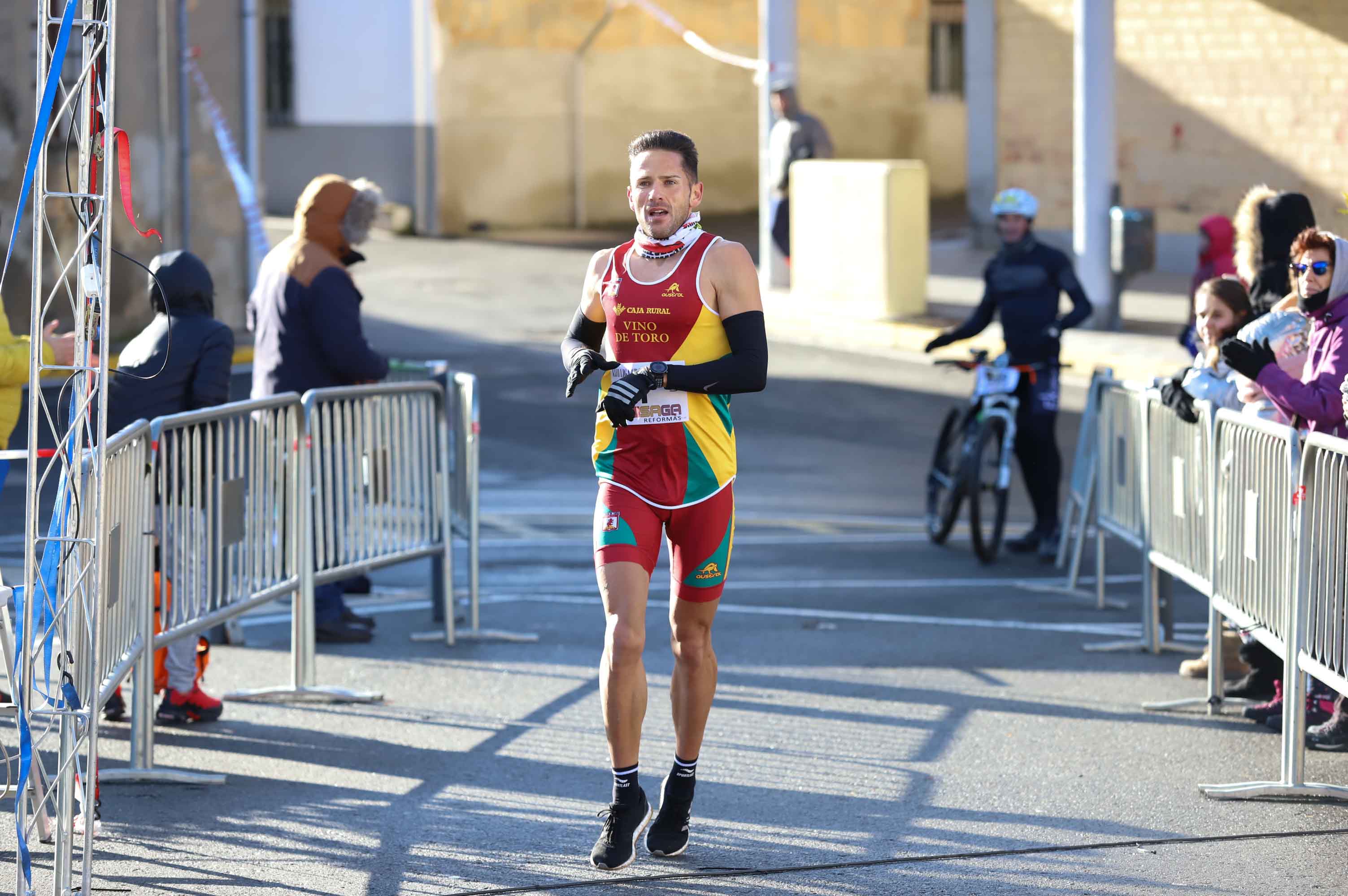 Fotos: la cuarta carrera de la Liga de Cross de Cabrerizos con victorias de Alberto Marcos y Silvia González