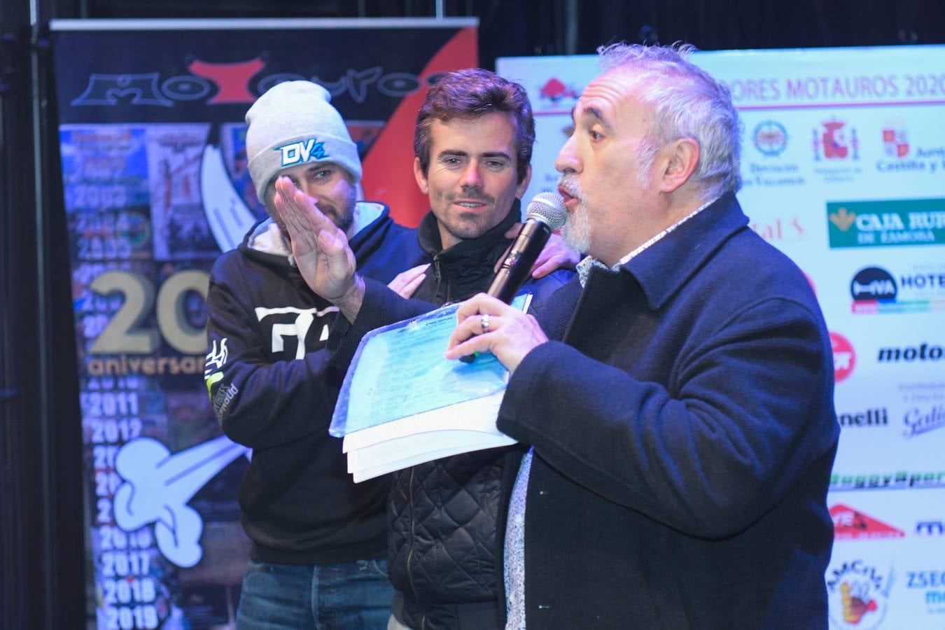 La entrega de trofeos, agradecimientos y el sorteo de regalos y motocicletas puso hoy el broche final a la XX edición | El acto contó con la presencia del padrino de honor de este año, el piloto Nico Terol, y el periodista deportivo Marc Martí