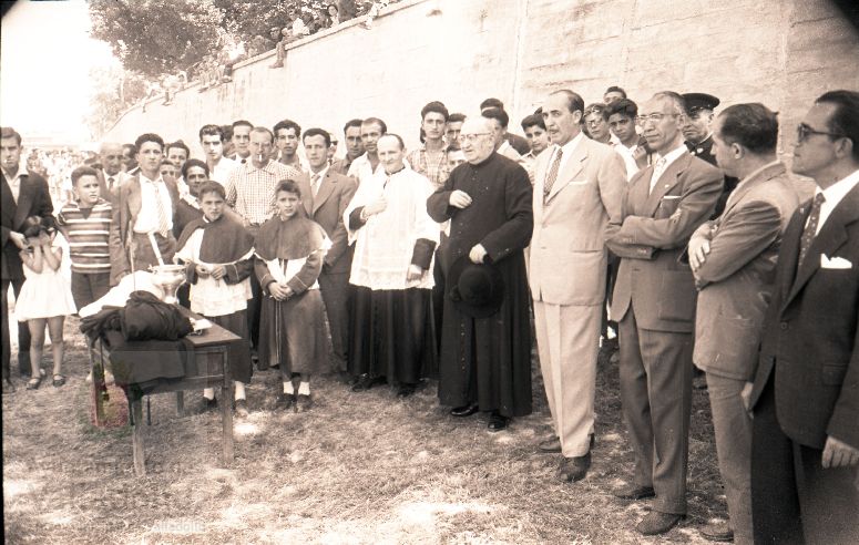 El 15 de agosto de 1958 tenía lugar en el río Pisuerga, frente a la piscina Samoa, la bendición e inauguración de los patines acuáticos 'Kometa' | Al acto asistieron al alcalde accidental señor Bulnes y otras autoridades