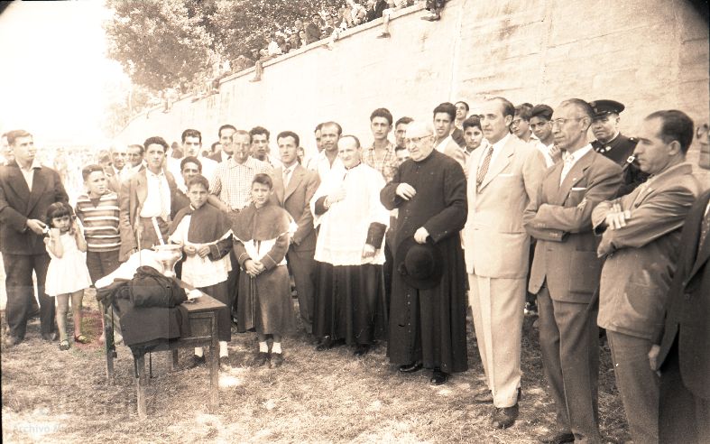 El 15 de agosto de 1958 tenía lugar en el río Pisuerga, frente a la piscina Samoa, la bendición e inauguración de los patines acuáticos 'Kometa' | Al acto asistieron al alcalde accidental señor Bulnes y otras autoridades