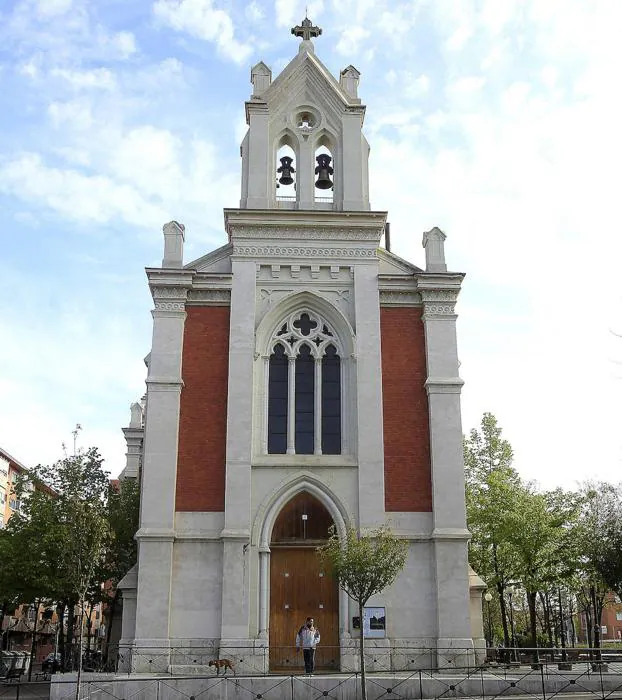 Fachada actual de la iglesia de Nuestra Señora del Pilar.