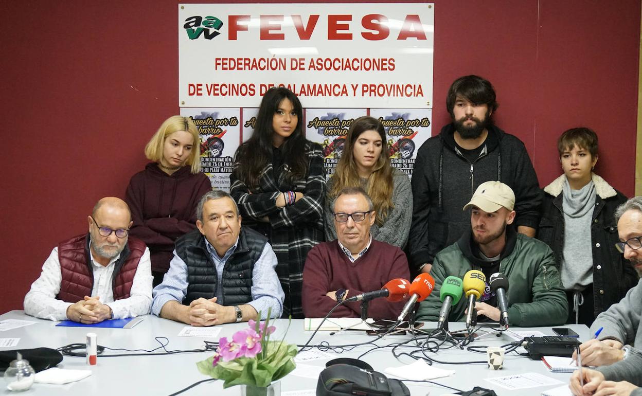 Representantes de las distintas entidades promotoras de la iniciativa, en la sede de Fevesa. 
