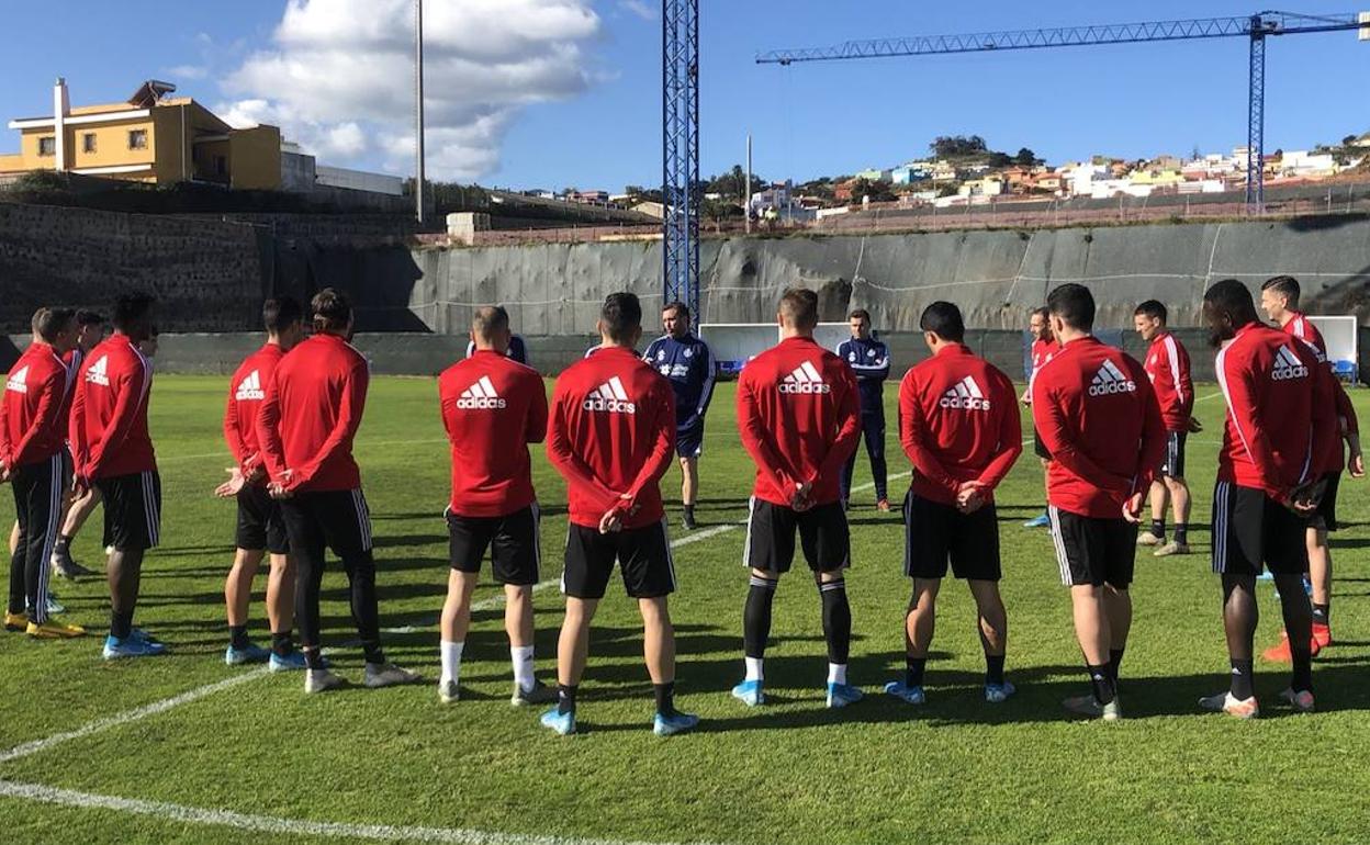 Sesión de activación en la isla horas antes de afrontar la eliminatoria de Copa ante el Tenerife. 