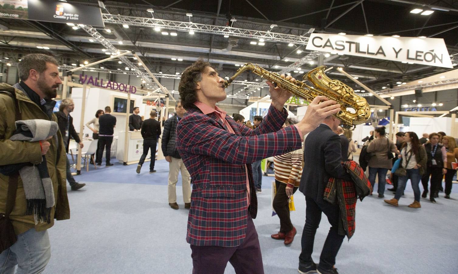 La comunidad apuesta por el deporte, la cultura y la gastronomía en la segunda jornada de la feria