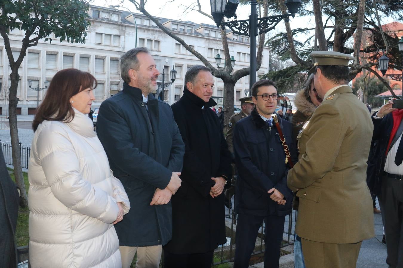 Con motivo de la festividad de San Francisco de Sales, patrón de los periodistas, efeméride que se conmemora mañana, el Palacio Real celebró un acto militar con una nutrida representación de los medios de comunicación de Valladolid y Palencia