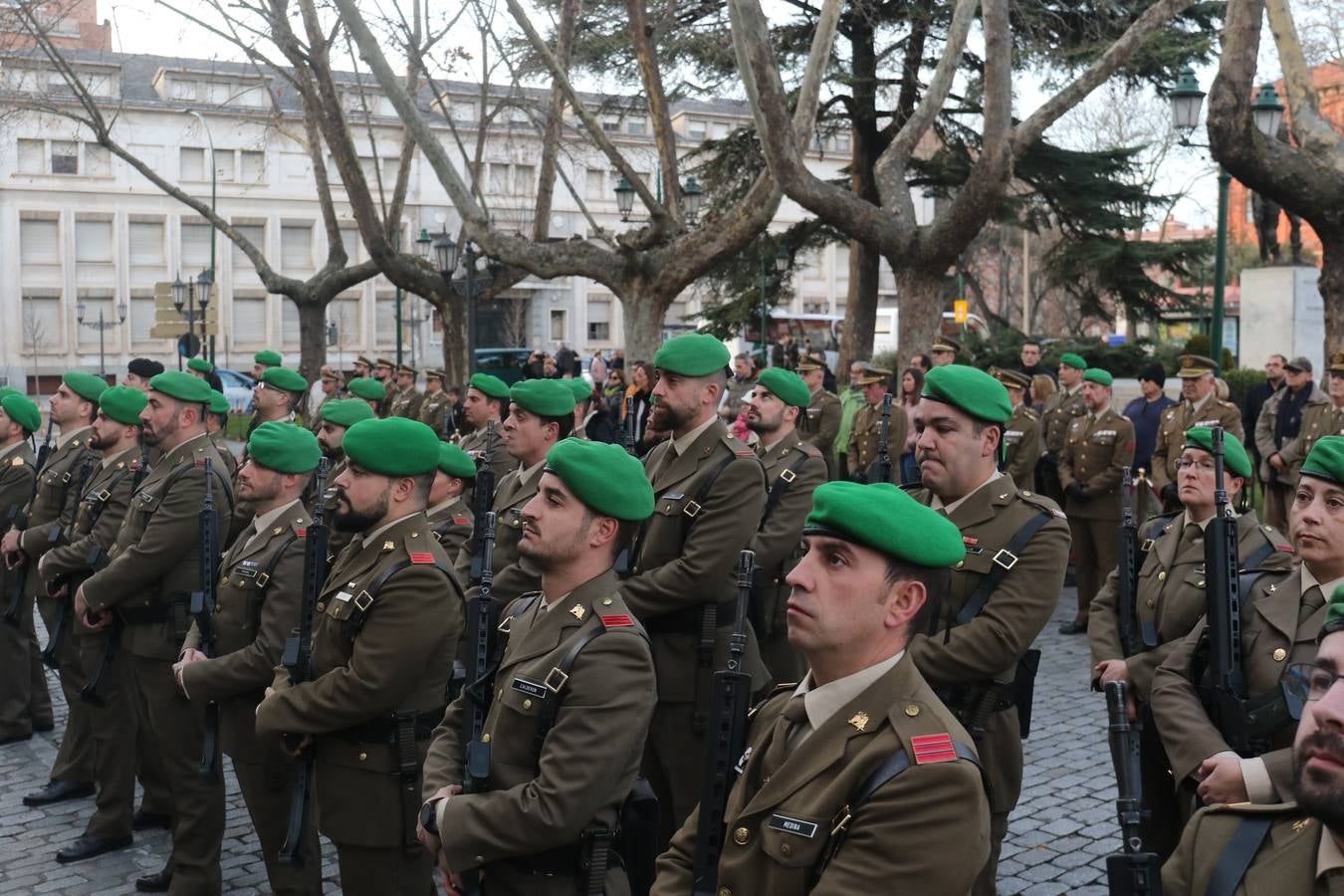 Con motivo de la festividad de San Francisco de Sales, patrón de los periodistas, efeméride que se conmemora mañana, el Palacio Real celebró un acto militar con una nutrida representación de los medios de comunicación de Valladolid y Palencia