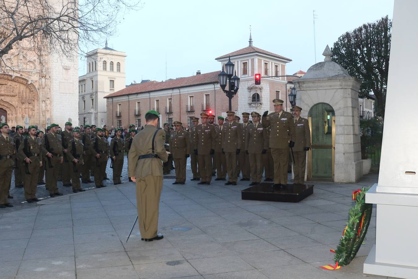 Con motivo de la festividad de San Francisco de Sales, patrón de los periodistas, efeméride que se conmemora mañana, el Palacio Real celebró un acto militar con una nutrida representación de los medios de comunicación de Valladolid y Palencia