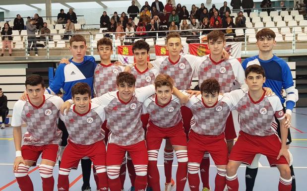 La selección cadete de Castilla y León posa antes del último partido.