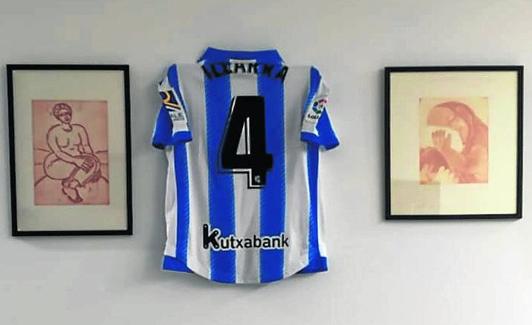 La camiseta de Illarramendi, en casa de Diestro.