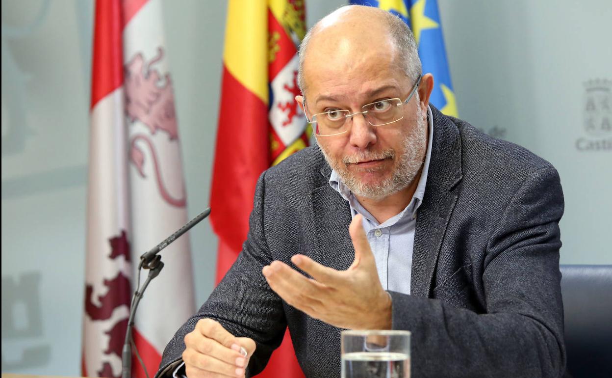 El vicepresidente, portavoz y consejero de Transparencia, Ordenación del Territorio y Acción Exterior, Francisco Igea, comparece en rueda de prensa posterior al Consejo de Gobierno.