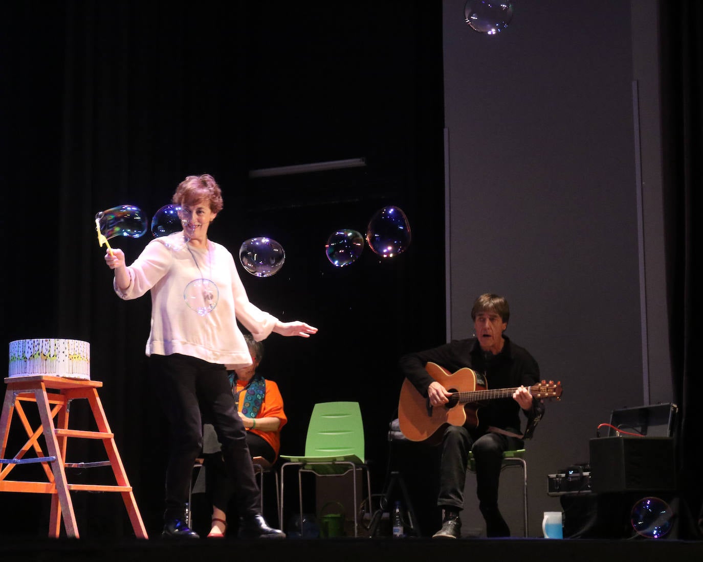 El centro cívico Bailarín Vicente Escudero ha acogido hoy la gala de los galardones Antonio Machado, que entrega la Federación Vecinal de Valladolid, asociación que este 2020 celebra su 40 aniversario.