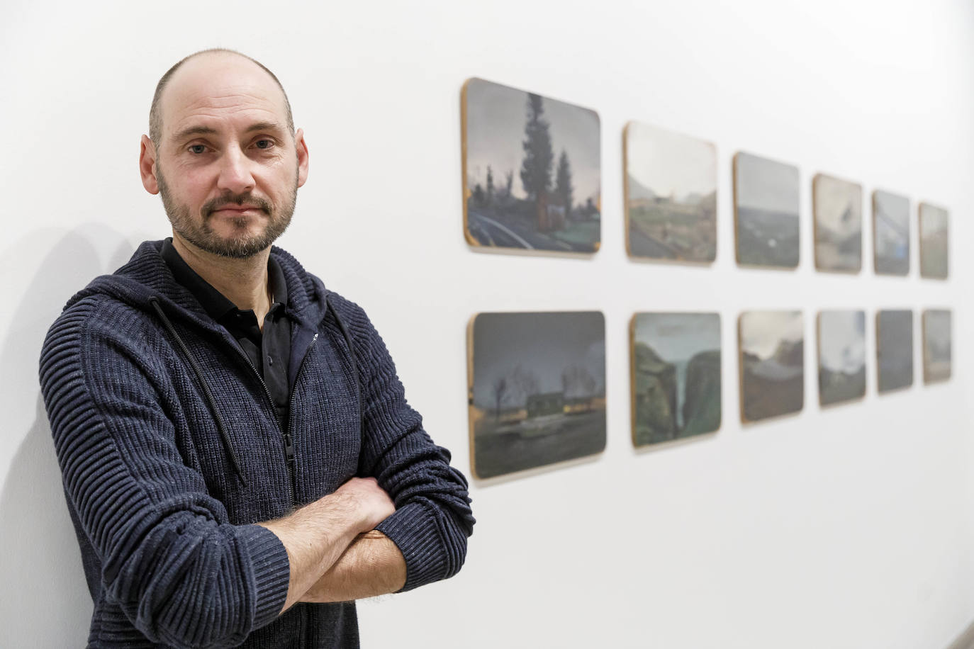 El artista, durante la presentación de la exposición 'La montaña plana. La comarca encantada de José María Yagüe’.