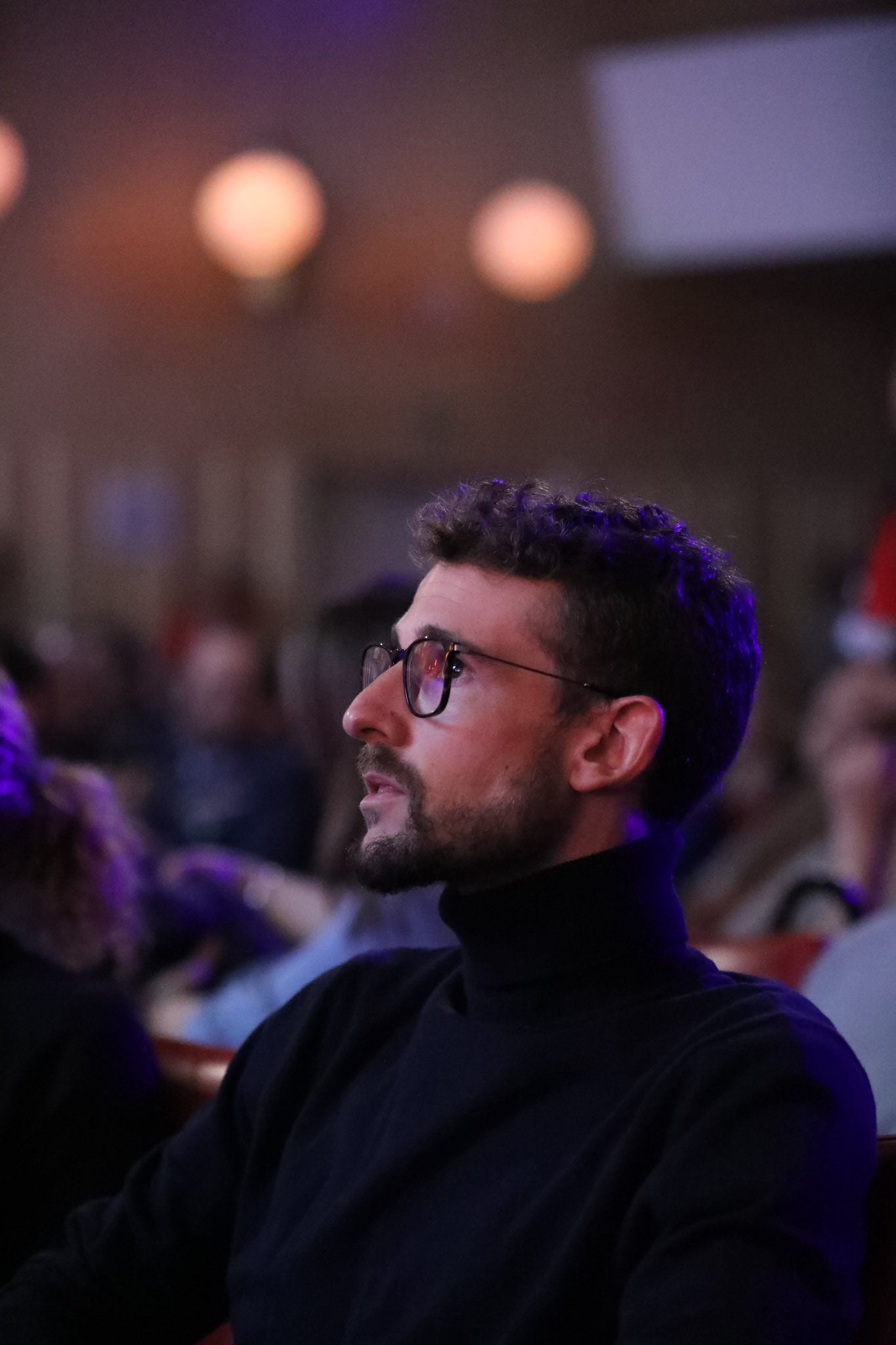 Cruz Roja Salamanca celebró ayer una accidentada XXIV edición de sus Premios Solidaridad. La gala, que fue interrumpida por una alerta de incendio que se quedó en un susto, fue presentada por el periodista y presentador de televisión Javier Gallego.