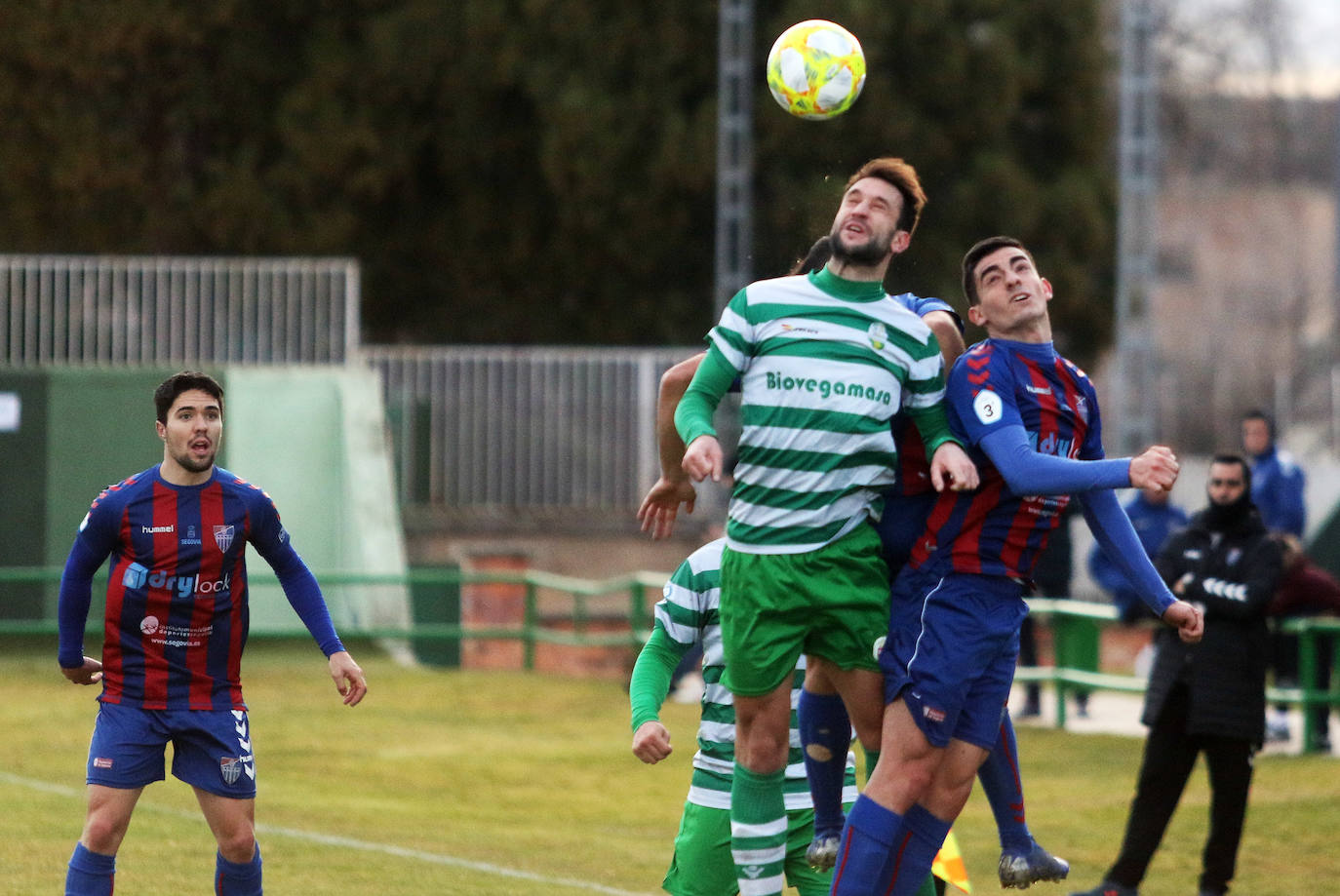 Partido entre la Gimnástica Segoviana y la Virgen del Camino 