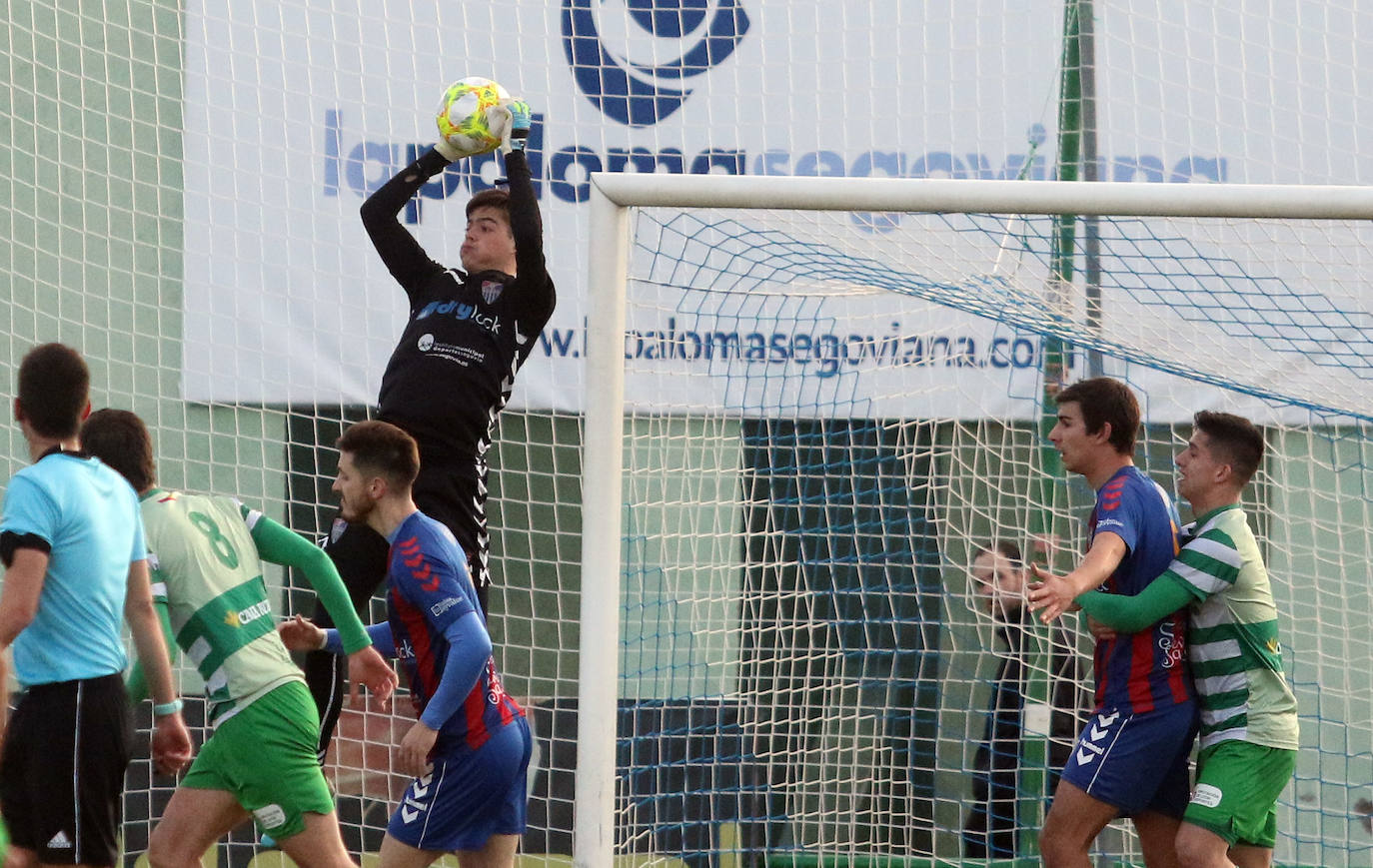 Partido entre la Gimnástica Segoviana y la Virgen del Camino 