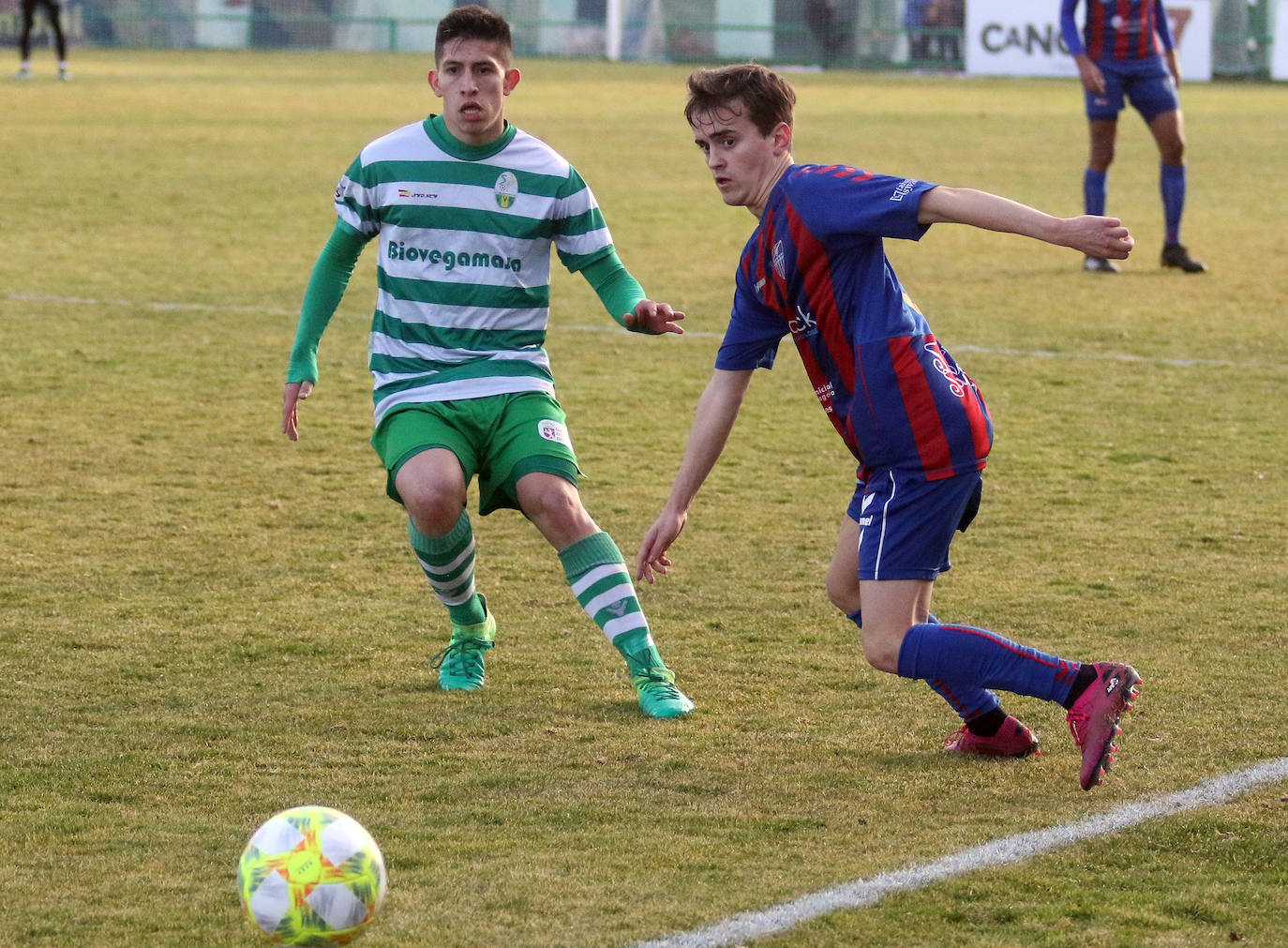 Partido entre la Gimnástica Segoviana y la Virgen del Camino 