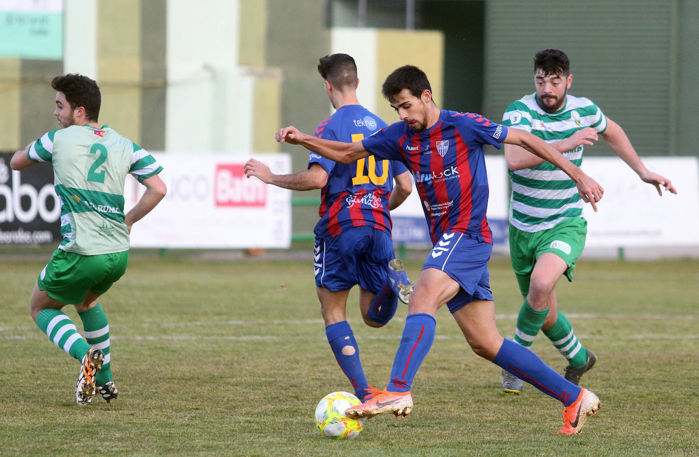Partido entre la Gimnástica Segoviana y la Virgen del Camino 