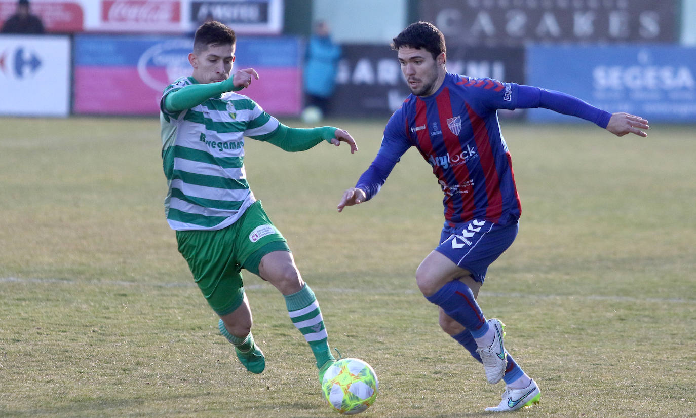Partido entre la Gimnástica Segoviana y la Virgen del Camino 