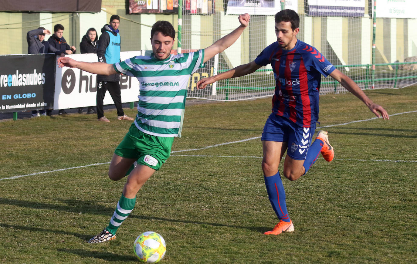 Partido entre la Gimnástica Segoviana y la Virgen del Camino 