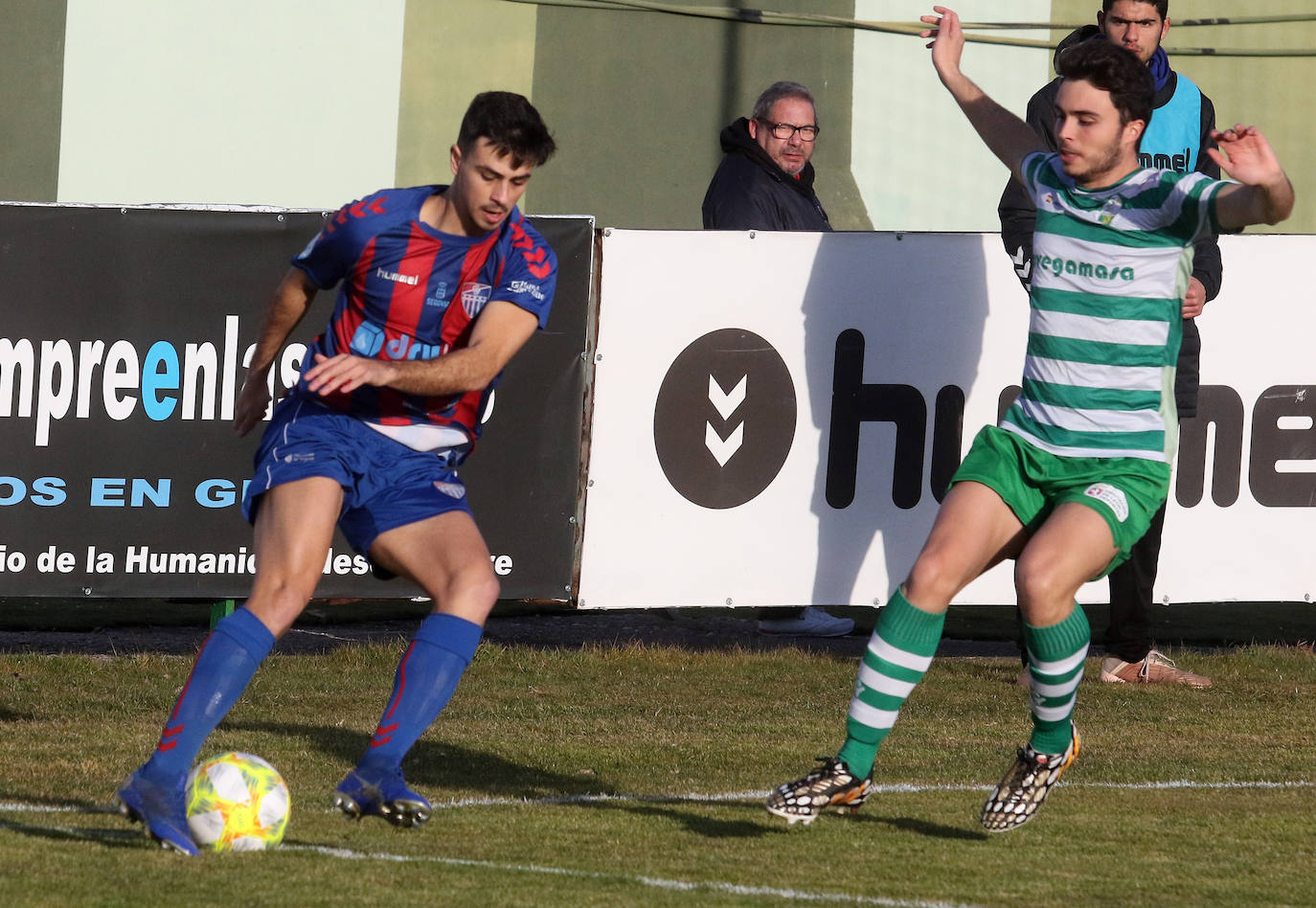 Partido entre la Gimnástica Segoviana y la Virgen del Camino 