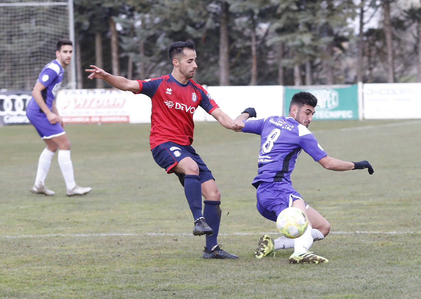 El equipo morado suma la quinta victoria de la temporada. 