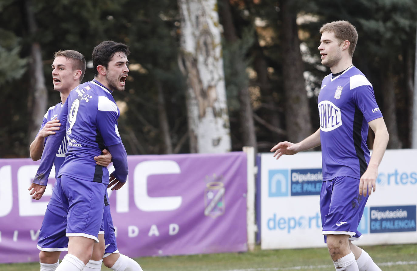 El equipo morado suma la quinta victoria de la temporada. 