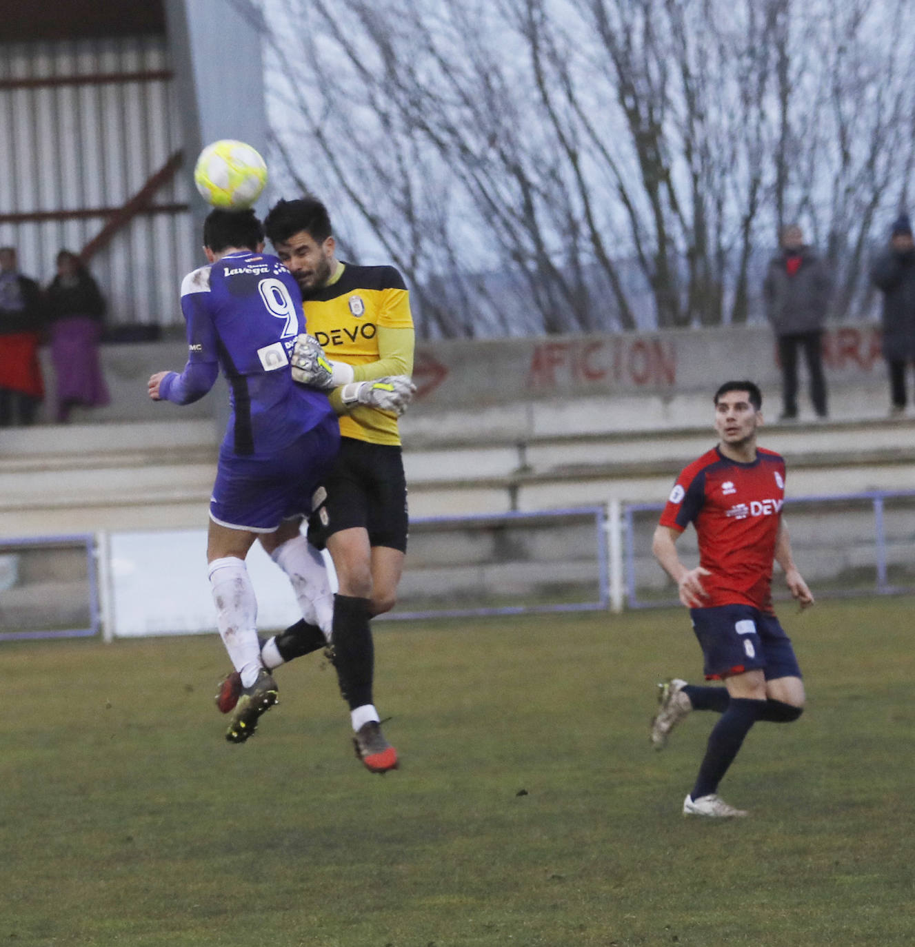 El equipo morado suma la quinta victoria de la temporada. 
