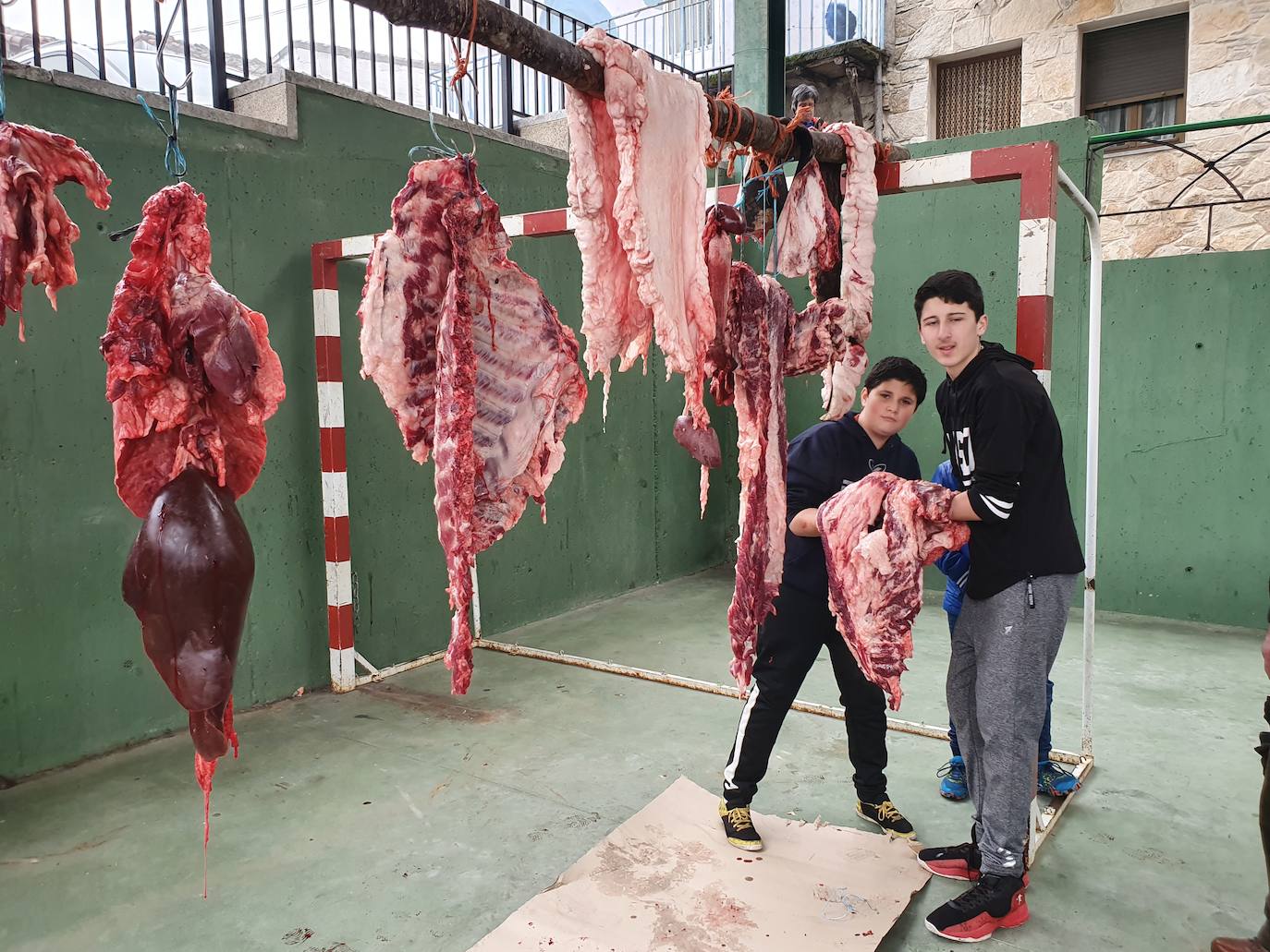 Garcibuey, Madroñal y San Esteban de la Sierra acogieron ayer esta celebración convertida en fiesta.