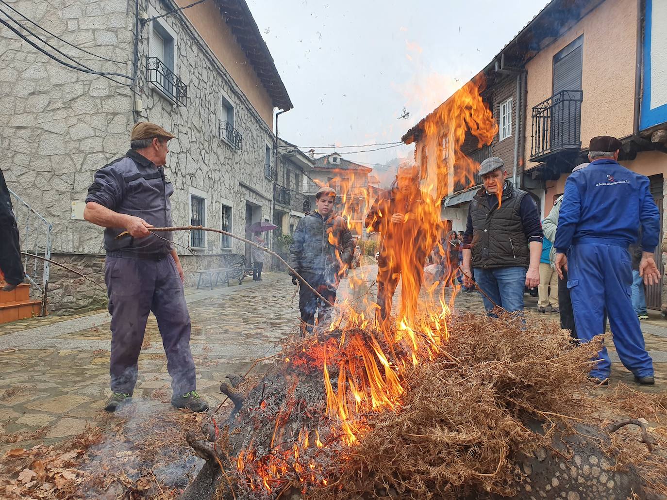 Garcibuey, Madroñal y San Esteban de la Sierra acogieron ayer esta celebración convertida en fiesta.