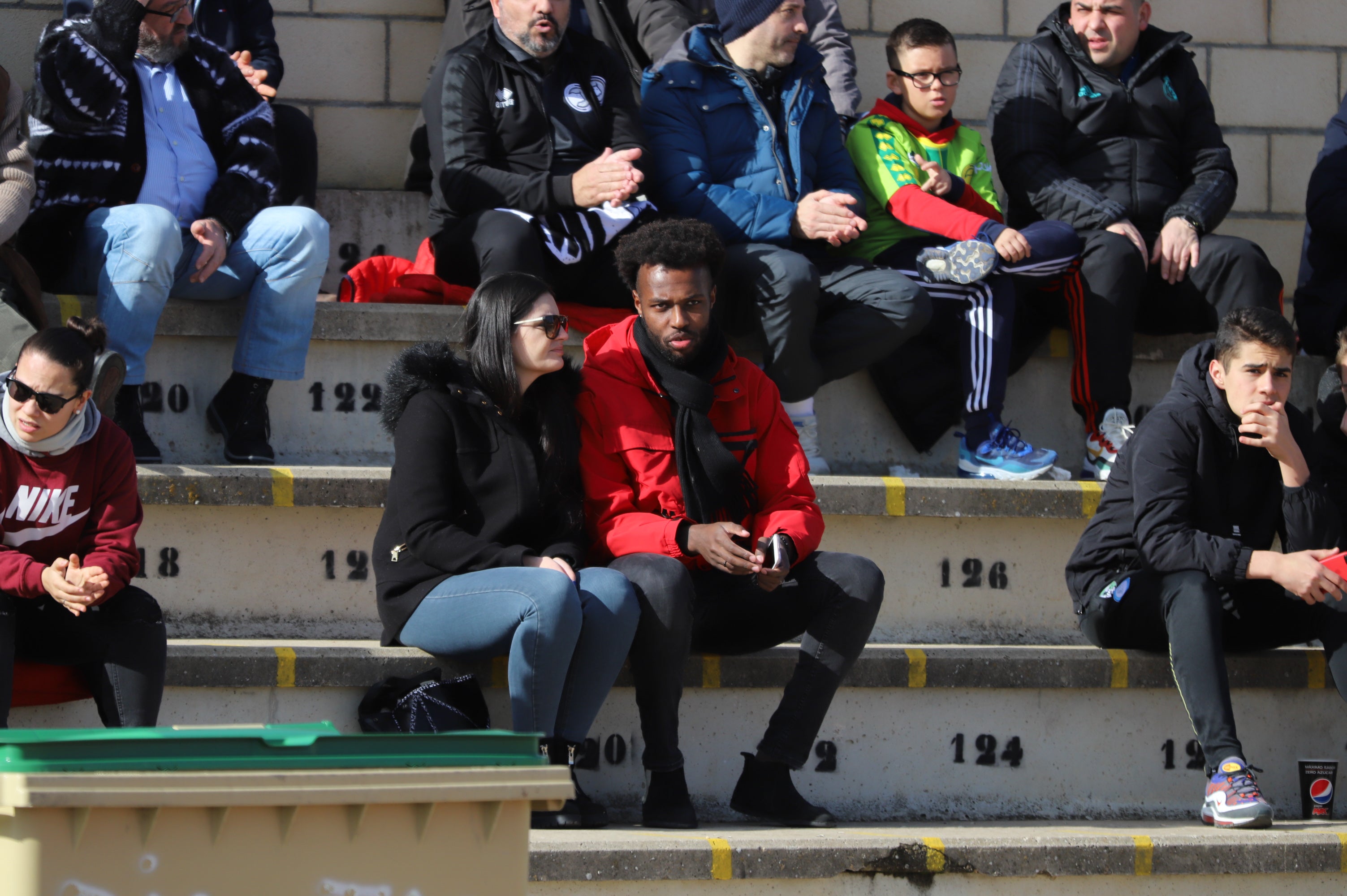 Fotos: Unionistas se eleva ante el Alavés B (4-2)