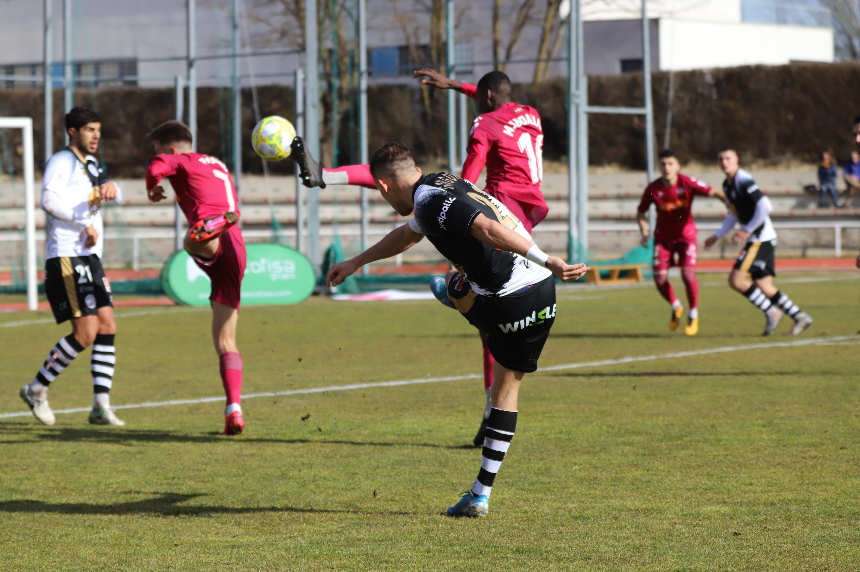 Fotos: Unionistas se eleva ante el Alavés B (4-2)