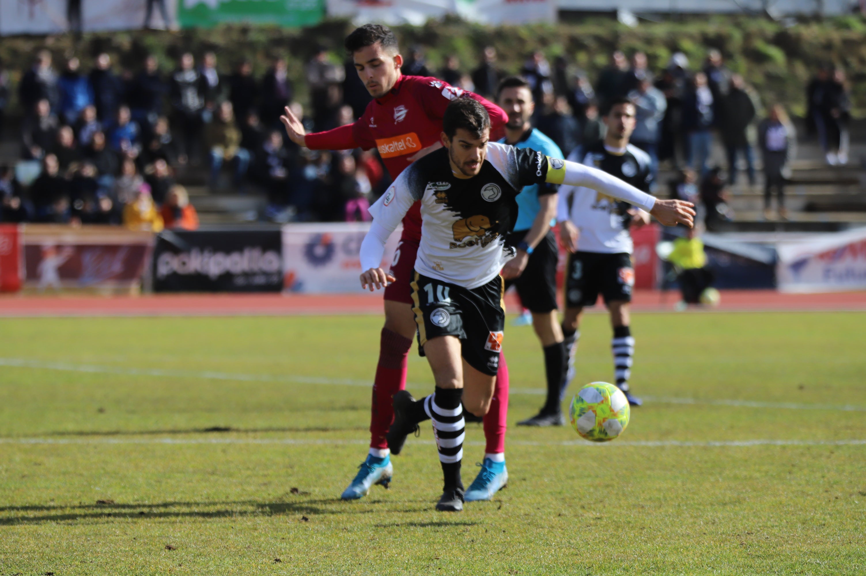 Fotos: Unionistas se eleva ante el Alavés B (4-2)