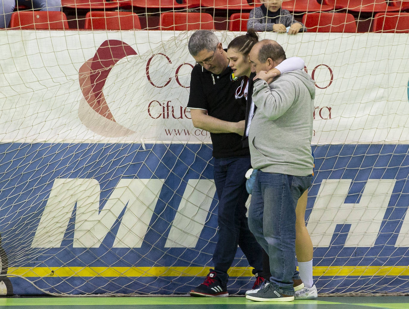 El Aula Alimentos de Valladolid suma su tercera victoria consecutiva (25-24) gracias a un tanto de Bea Puertas en los últimos segundos del partido contra el Balonmano Salud Tenerife.