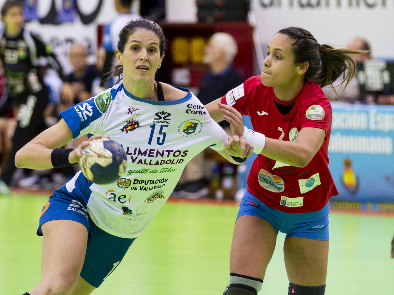 El Aula Alimentos de Valladolid suma su tercera victoria consecutiva (25-24) gracias a un tanto de Bea Puertas en los últimos segundos del partido contra el Balonmano Salud Tenerife.