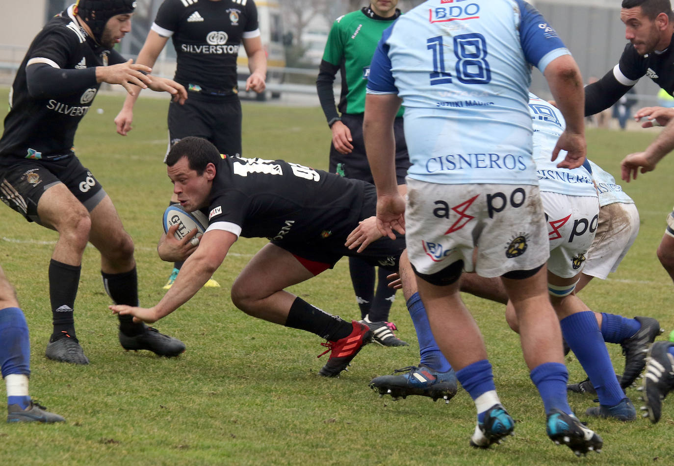 El SilverStorm Salvador ganó haciendo lo justo. Una mala primera parte y una horrible segunda en el haber de un equipo albinegro que estuvo entre fallón y pasota.