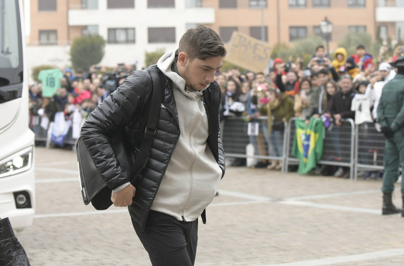 Fotos: La llegada del Real Madrid a su hotel en Valladolid
