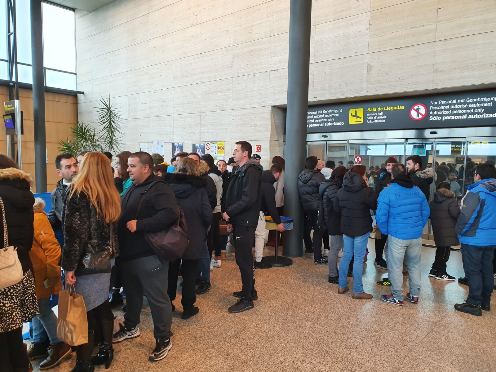 Fotos: La llegada del Real Madrid a su hotel en Valladolid