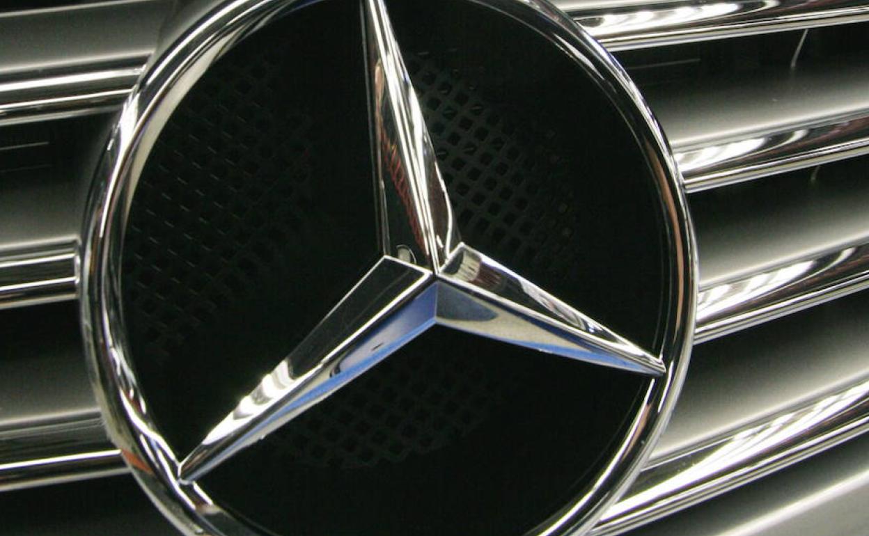 Logo de Mercedes.