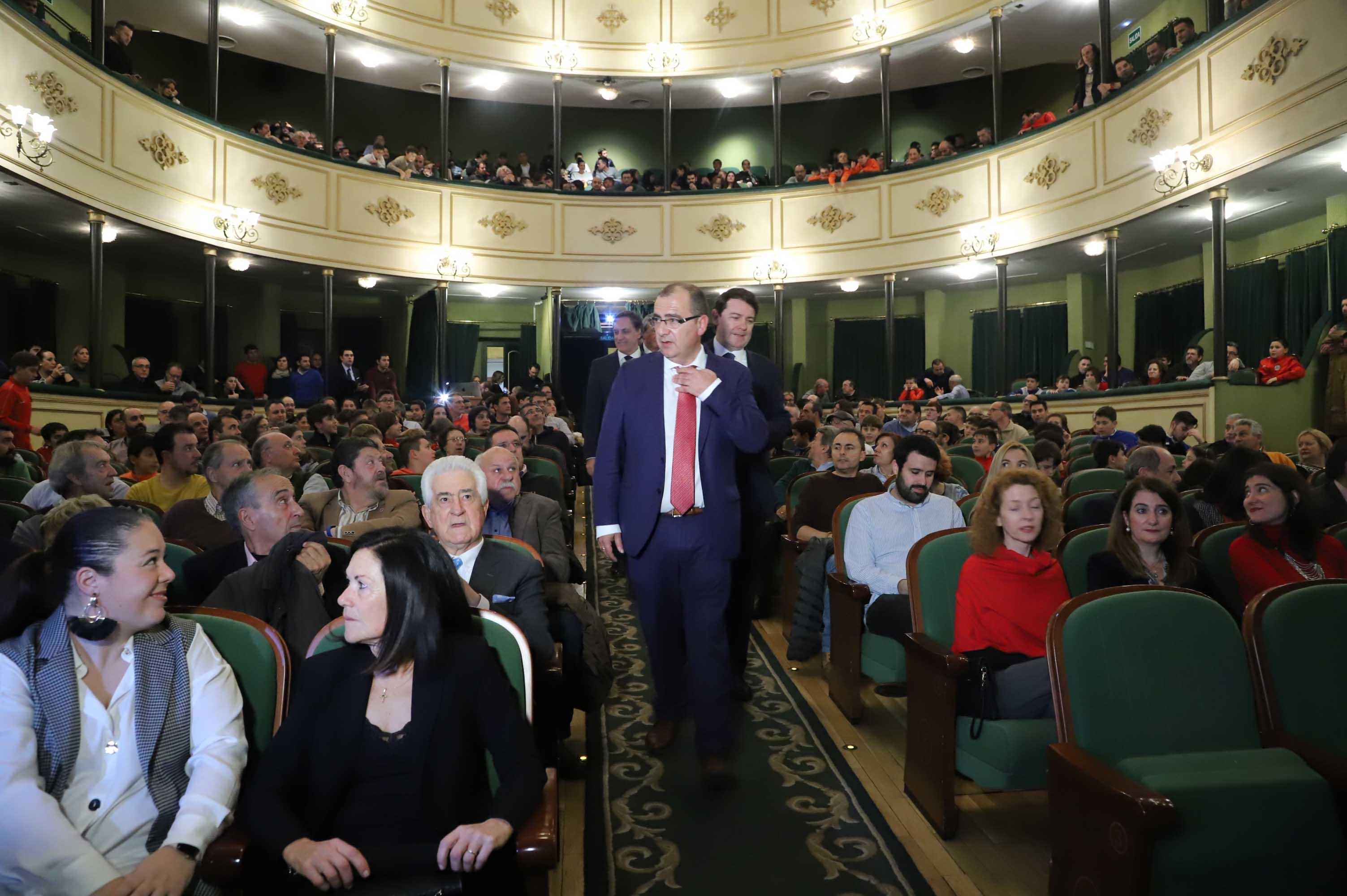 Fotos: Entrega del Trofeo Zamora de Jorge D&#039;Alessandro al ayuntamiento de Salamanca