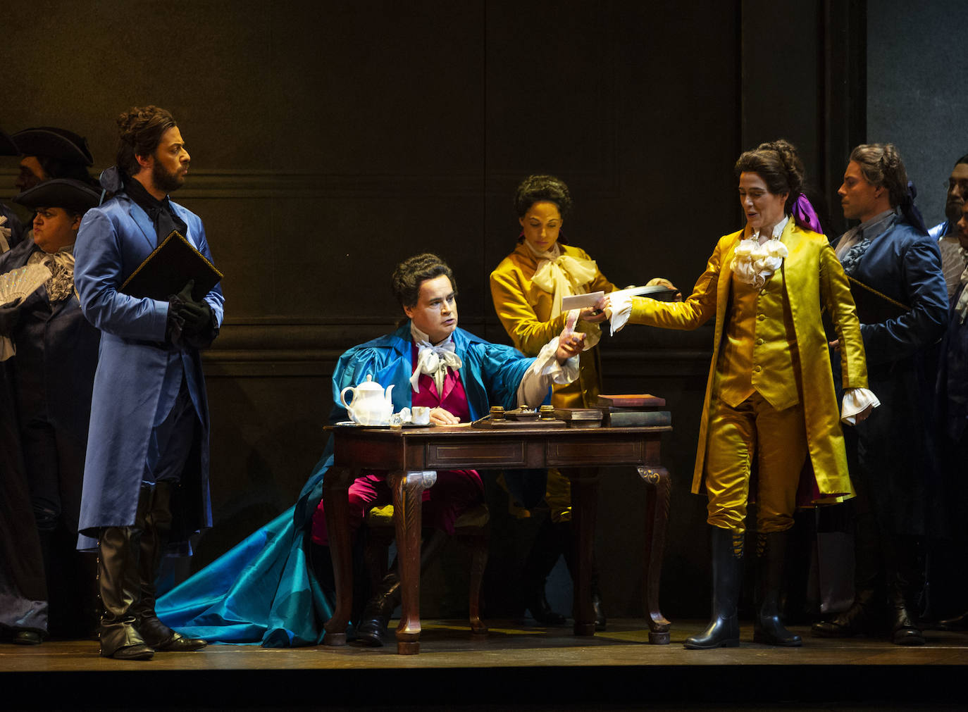 El Teatro Calderón de Valladolid pondrá en escena este miércoles, viernes y domingo la reposición de 'Un ballo in maschera', de Giuseppe Verdi, en un montaje, con la colaboración de la Opera Estatal de Hungría y de la Ópera de Oviedo, en un montaje en el que participarán 120 personas, entre cantantes, coro y músicos.