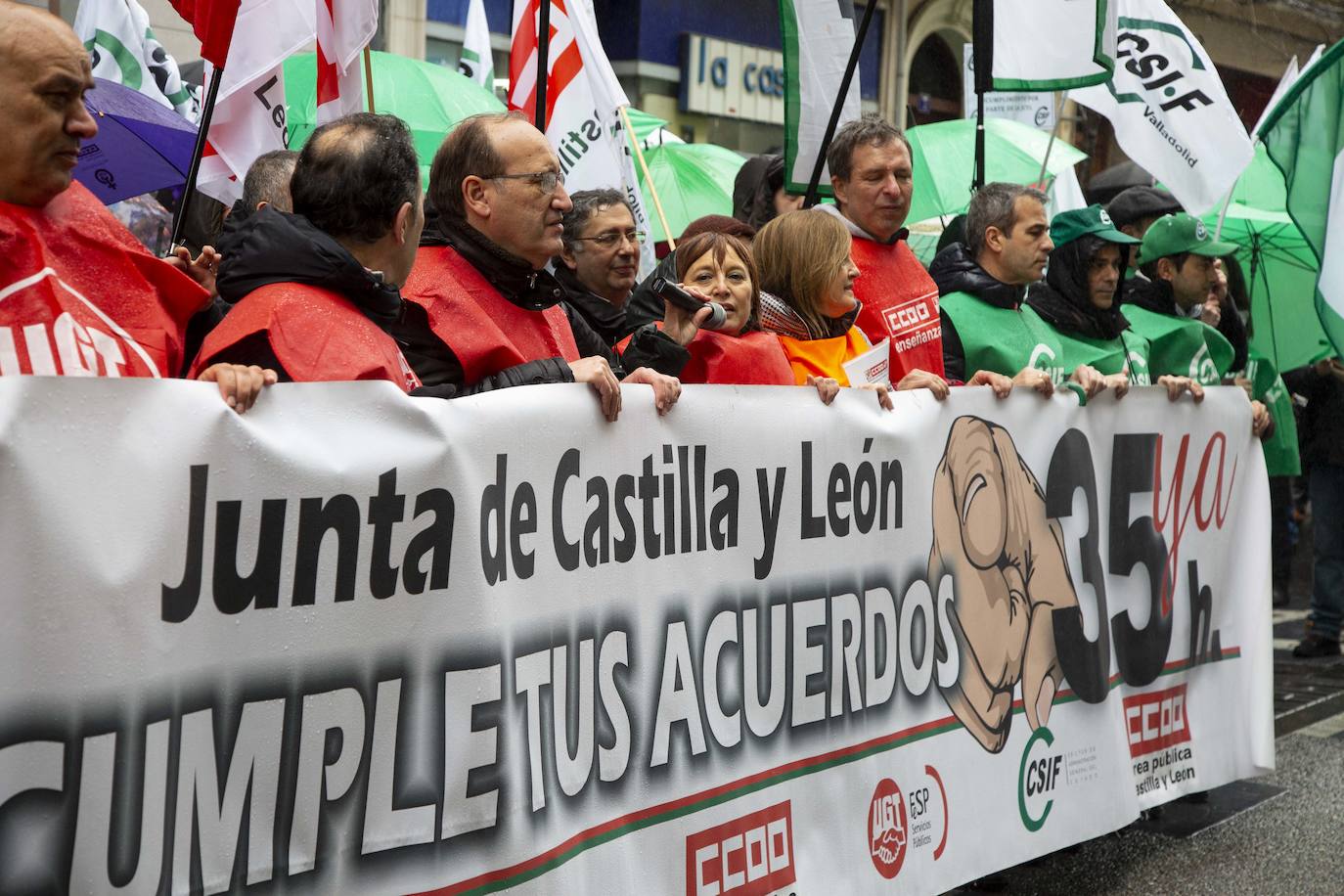 Los manifestantes han expresado su descontento con la Junta de Castilla y León y han reivindicado la semana laboral de 35 horas