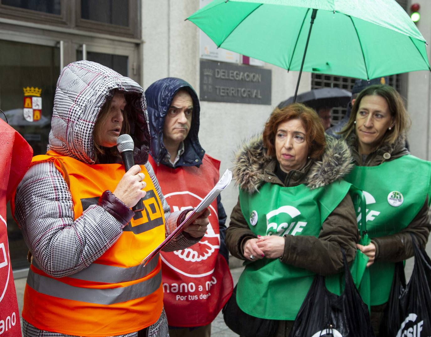 Los manifestantes han expresado su descontento con la Junta de Castilla y León y han reivindicado la semana laboral de 35 horas