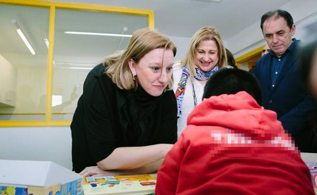 La consejera de Familia confirma que el bebé de la menor de 14 años de Valladolid ya está tutelado por la Junta