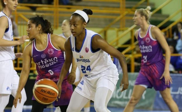 Loyd, la mejor de Avenida ante el Artego, durante el partido de la Eurocup. 