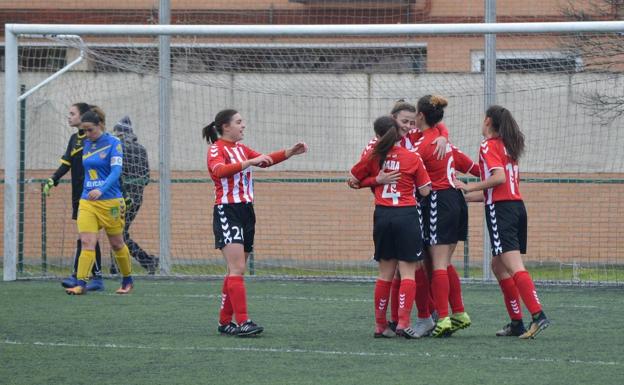 El San Pío X celebra uno de sus goles.