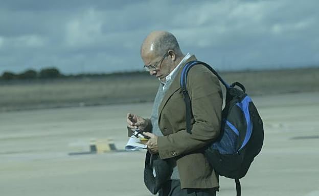 Francisco Igea, el viernes tomando un vuelo a Barcelona. 