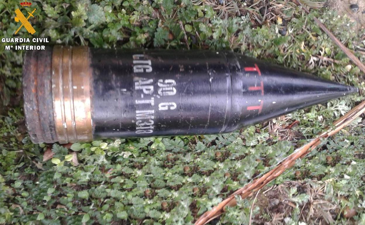 Imagen de uno de los tres proyectiles encontrados. 