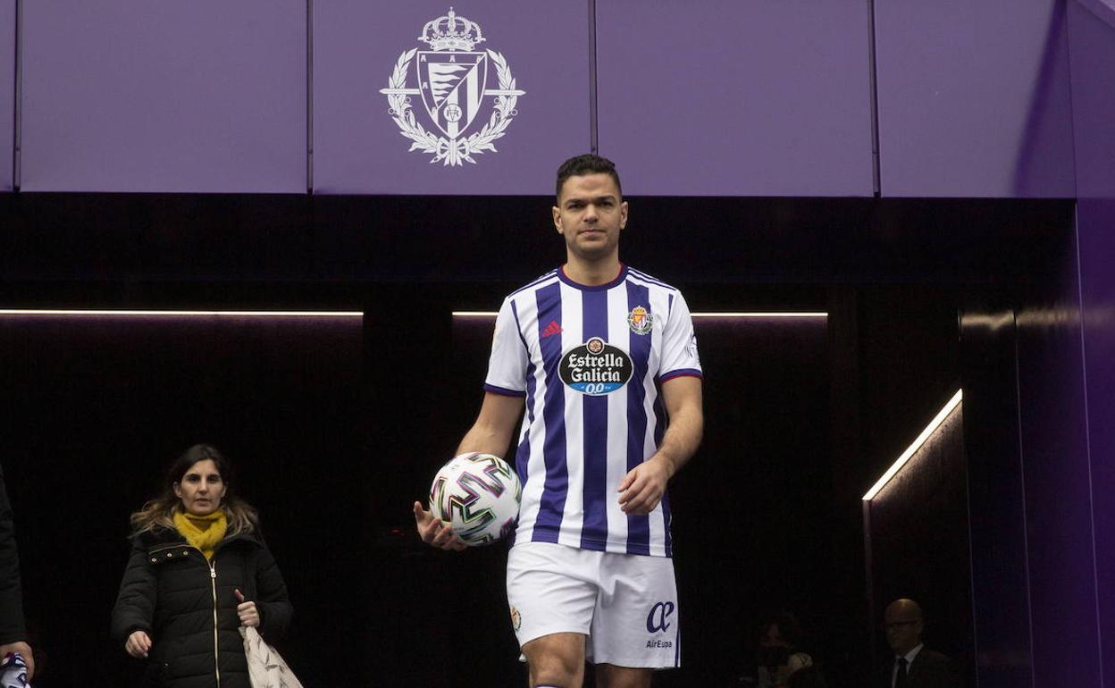 Ben Arfa, en Zorrilla durante su presentación como jugador del Real Valladolid. 